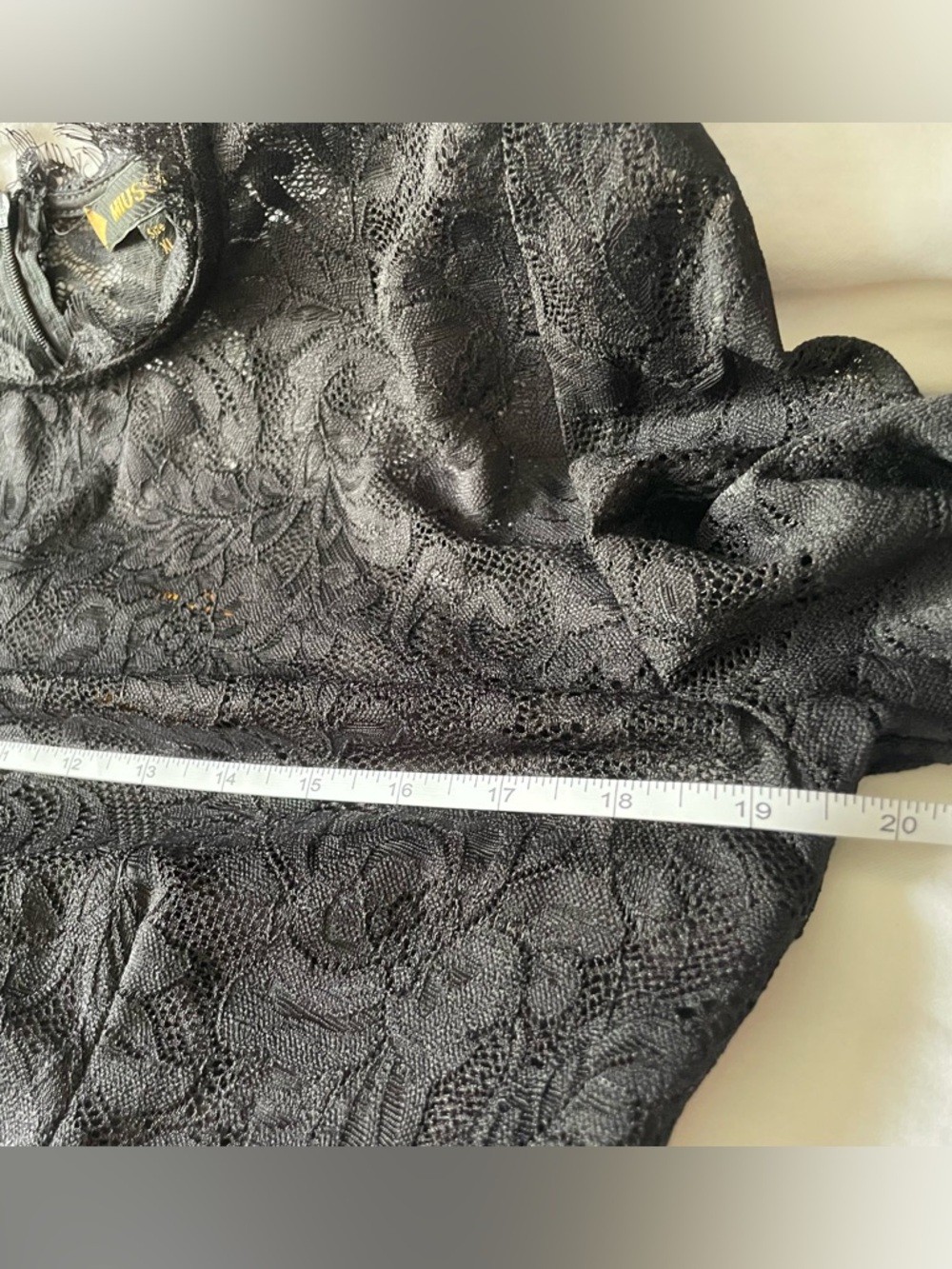 Miusol Black Lace Formal Evening Dress - Picture 12 of 16